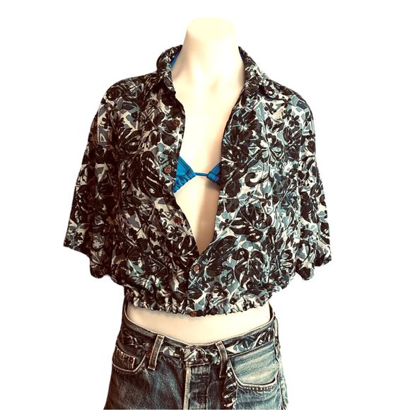 Hawaiian Shirt Tropical Button Down Crop Top MEDIUM Oversize Coconut Girl Unique - Picture 1 of 7